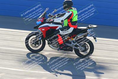 media/Jan-21-2022-Fastrack Riders (Fri) [[90b5309cc6]]/Level 1/Session 1 Front Straight/